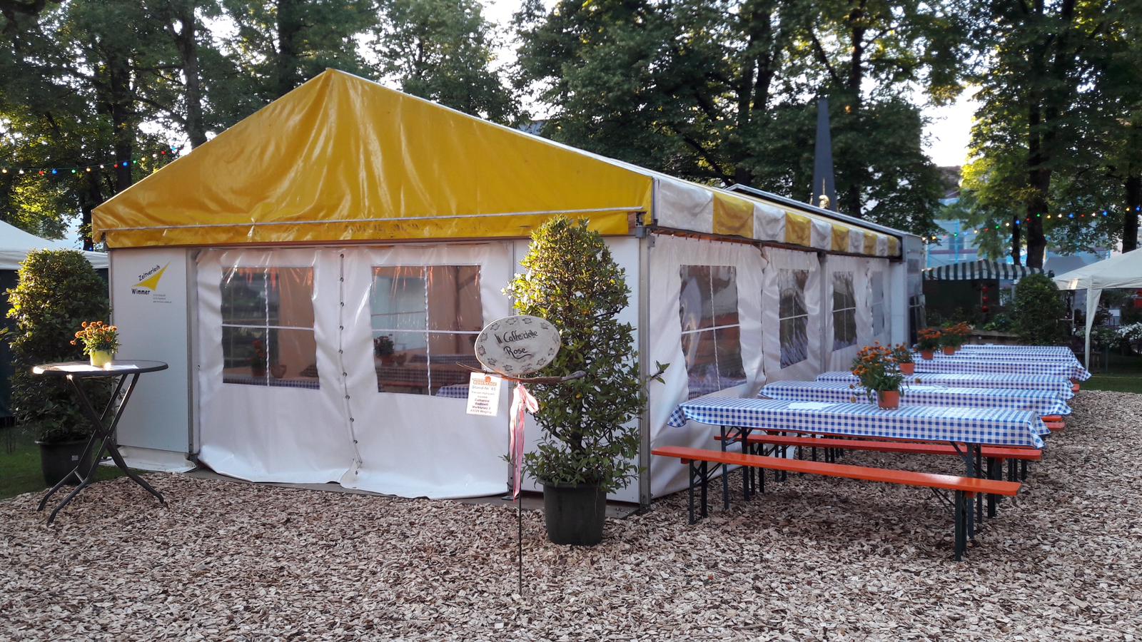 Chiemseemobil aufgebaut auf Hackschnitzel